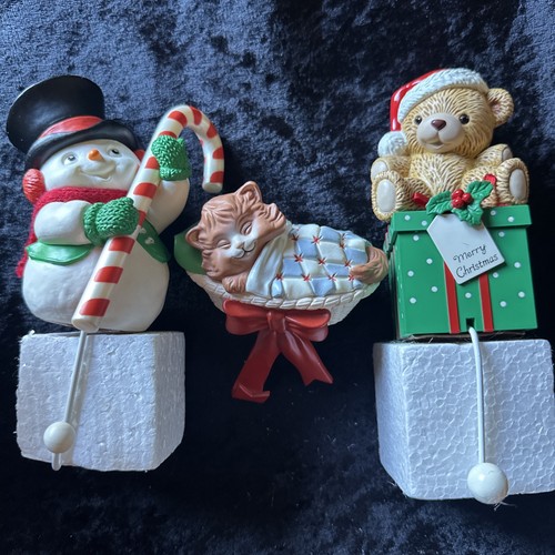Menge 4 Vintage Hallmark Weihnachten Strumpf Aufhänger Santa Spieluhr Schneemann Kätzchen - Bild 6 von 7