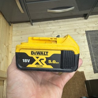 Dewalt 5ah Battery 18v Dcb184 good Condition 5.0 xr