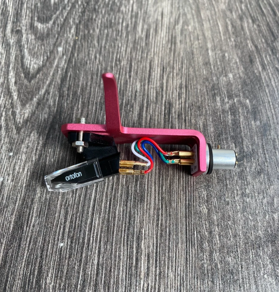 2 x Ortofon OM 5E Cartridge Stylus & Headshell in Pink + FREE GIFTS - Image 3 of 4