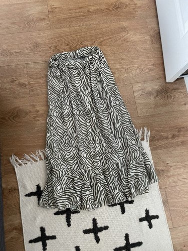 Salbeigrün und weiß Zebra Print Rüschen elastische Taille Midirock Gr 10
