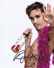 ROBERT SHEEHAN signed Autogramm 20x25cm THE UMBRELLA ACADEMY in Person autograph