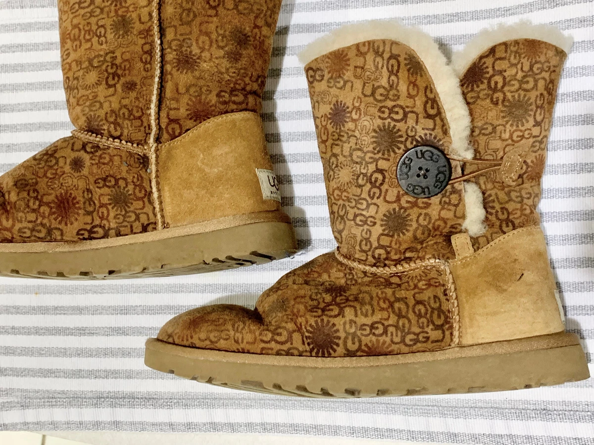 Winter boots with sheepskin cheap lining