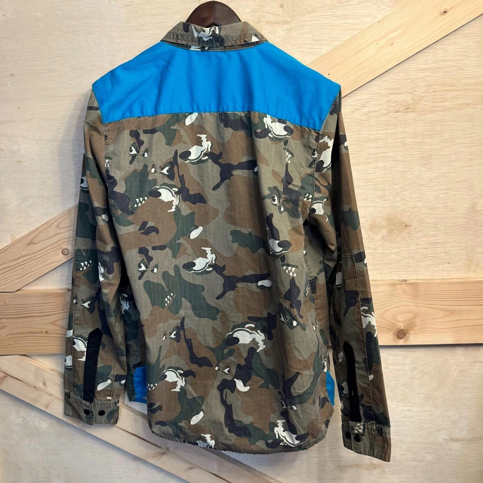 Camisa camuflada LRG Lifted Research Group Wolfland para hombre grande manga larga abotonada Foto 2 de 4