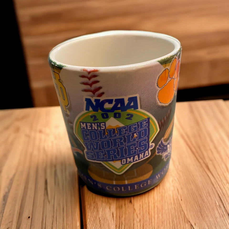 Taza Linyi Serie Mundial Universitaria para Hombres 2002 con logotipos de equipo, aproximadamente 4 pulgadas Foto 2 de 4