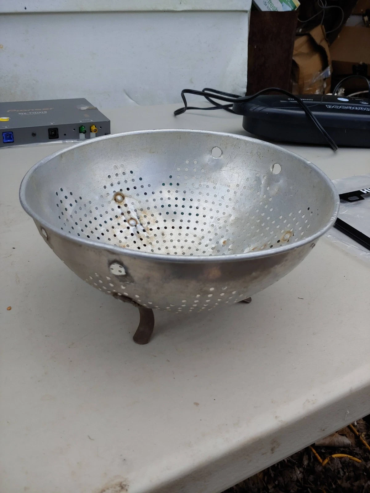 Vintage Footed Farmhouse 9''Colander Strainer Aluminum 1930s Rustic