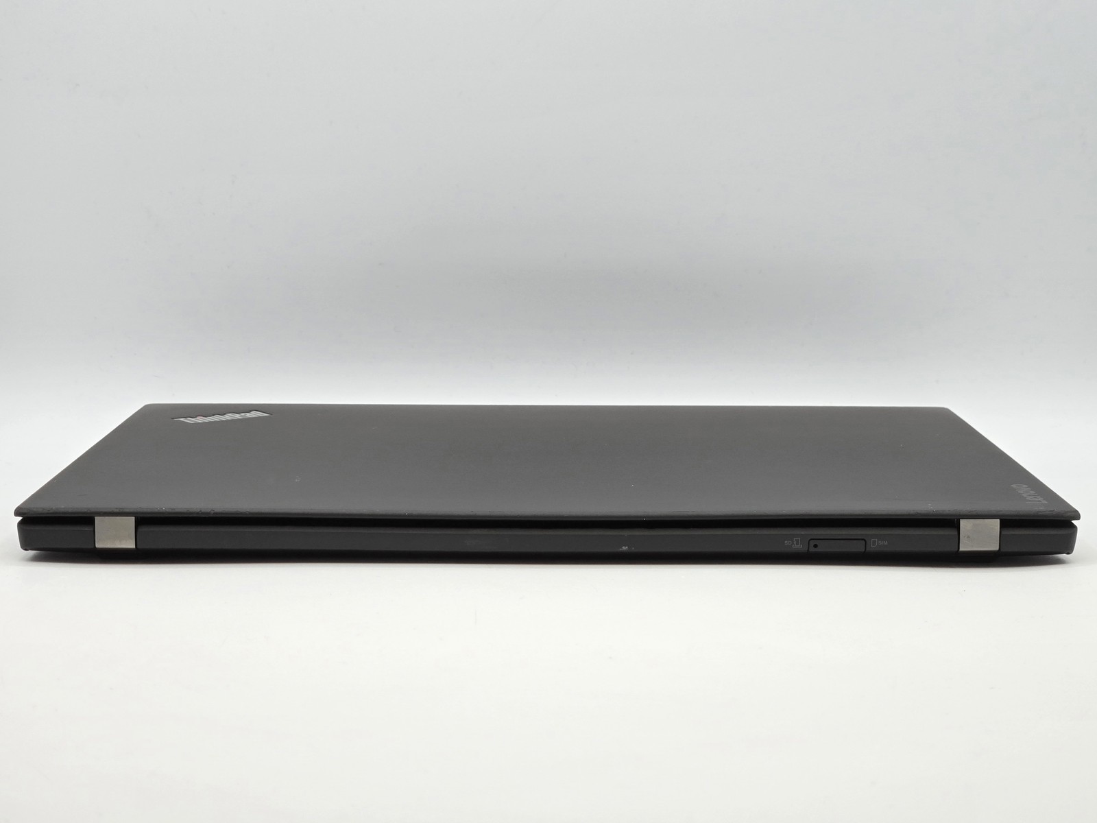 Lenovo ThinkPad X1 Carbon (Gen 5), 14-Inch Laptop, with Intel Core i7 7th Gen., Windows 10 Pro