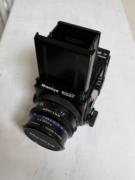 MAMIYA RZ67 CAMERA 120MM AND 645 FILM BACK - GREAT CONDITION