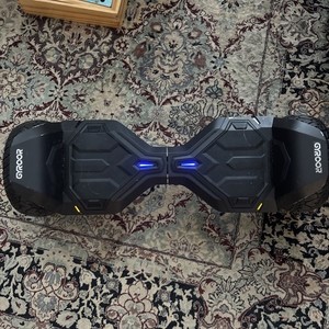 Gyroor G2 Hoverboard + charger + Bag …lightly used