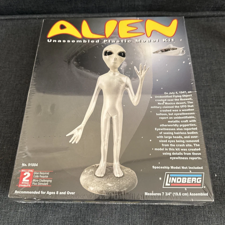 New Lindberg Alien Plastic Model Kit 2006 Close Encounters Roswell UFO #91004 - Image 2 of 4