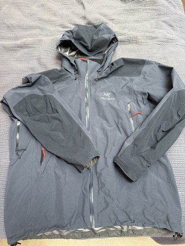 Arc'teryx Men's 2XL Gray Hooded Zip Nylon Shell Rain Jacket Coat