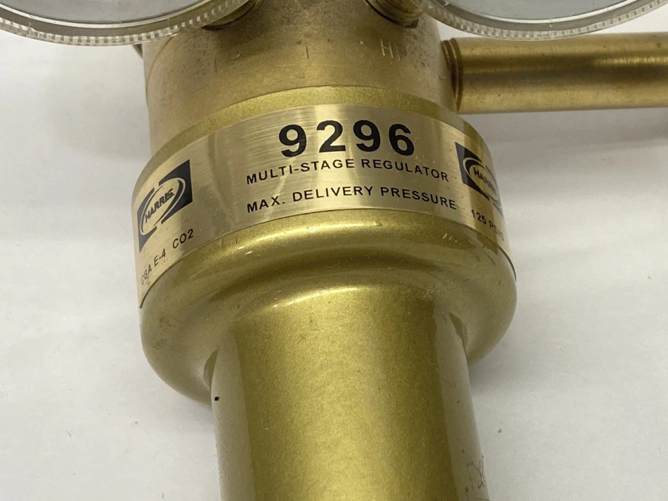 Regulador de gas multietapa Harris 9296 3000 PSIG Max Foto 4 de 4
