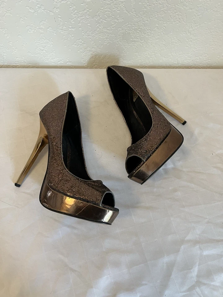 "Tacones de aguja PROMISE HIGH PLATFORM 5,5"" TALLA 8,5 dorado brillo usados en excelente estado punta abierta" Foto 2 de 4
