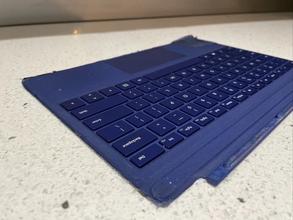 Microsoft Surface 3 Touch Cover Keyboard Model 1654 - Blue - Image 3 of 4