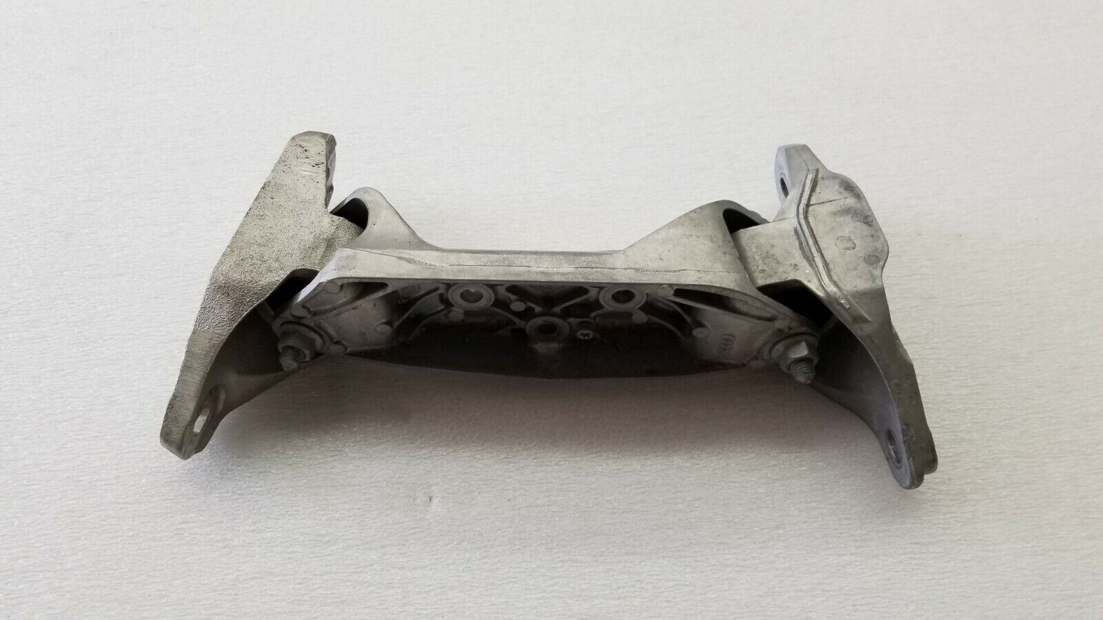 LAMBORGHINI HURACAN LP610 CROSS MEMBER DIFFERENTIAL LEFT SUPPORT OEM 4S0599285B