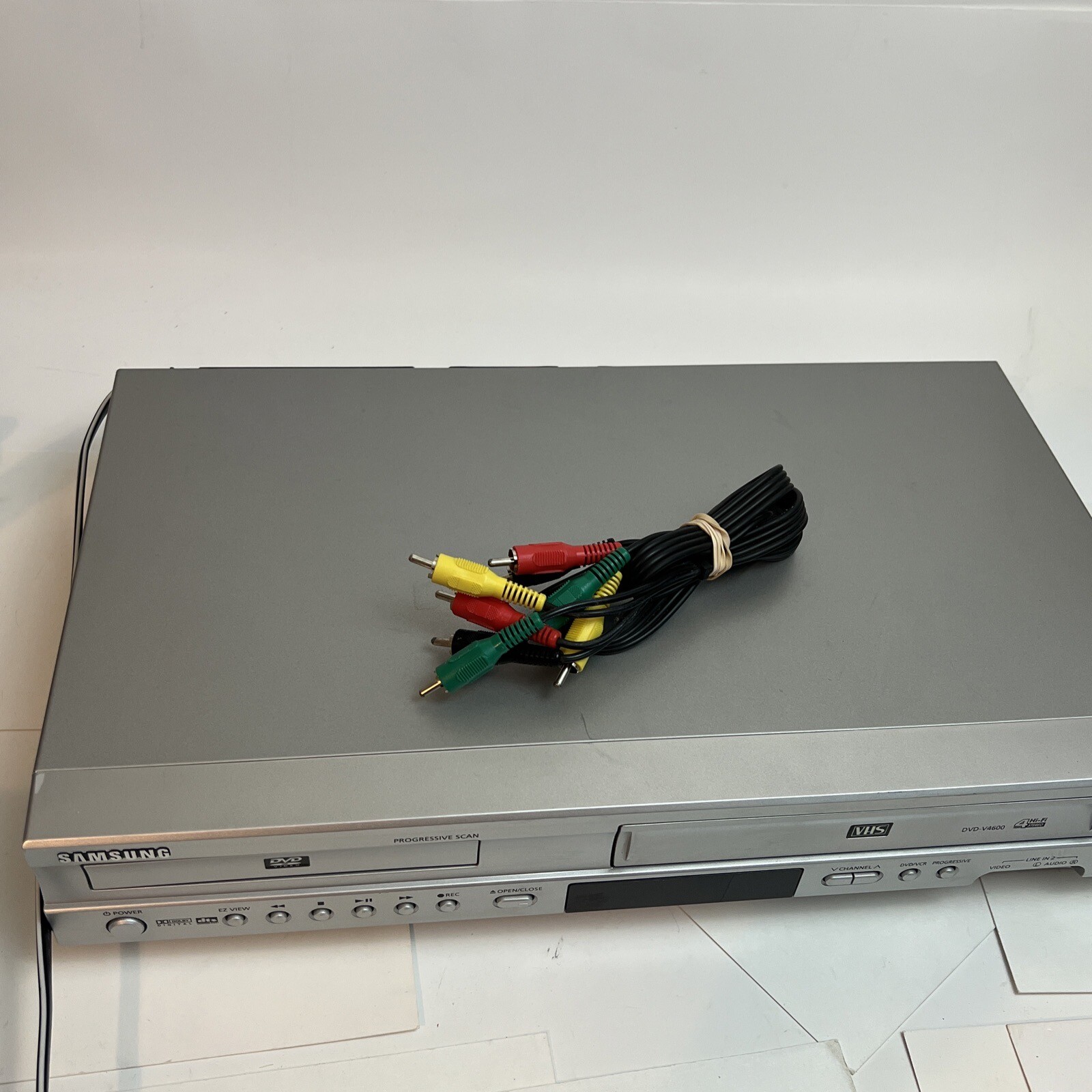 Samsung DVD VCR Combo Player VHS Video Cassette Recorder DVD V4600