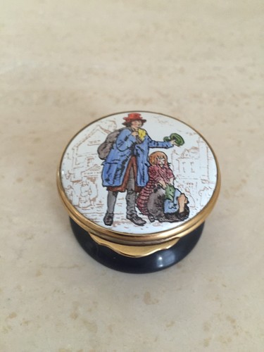 Vintage TKS Enamels England Woman Child "Old Cloaks" Enamel Trinket Pill Box - Picture 4 of 10