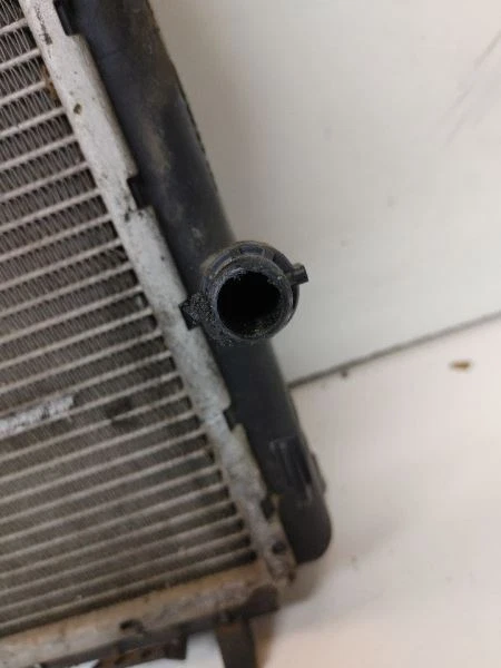 01 02 03 04 05 BMW 325CI E46 RADIADOR ASM Foto 4 de 4