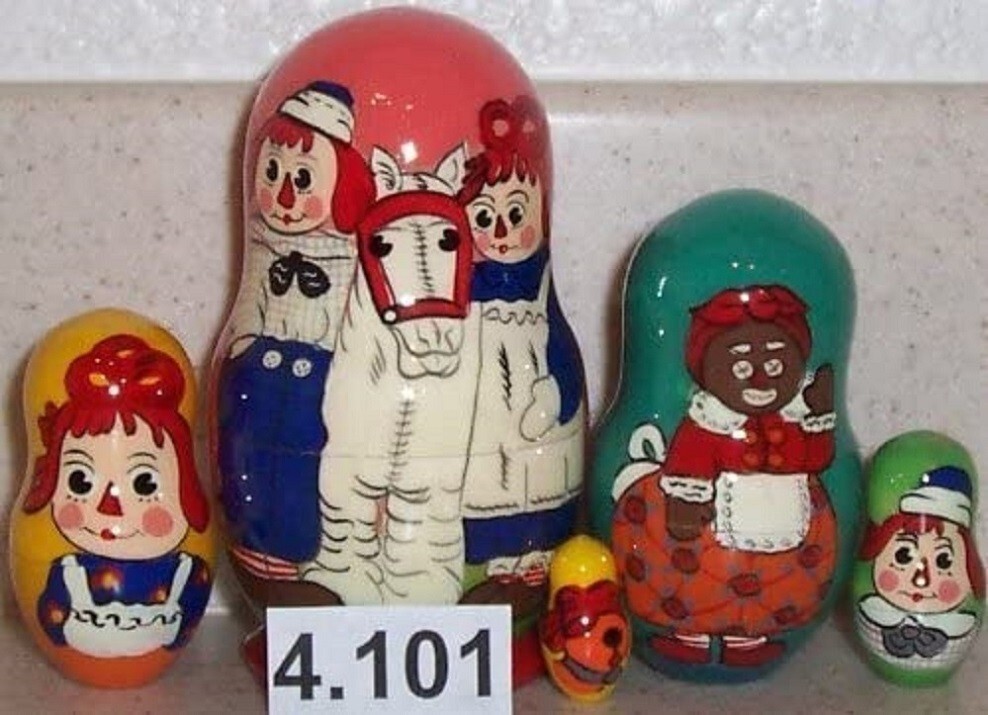 Nesting doll Disney 5 pcs 4" *Select one additional ship free save $5.00 / set B