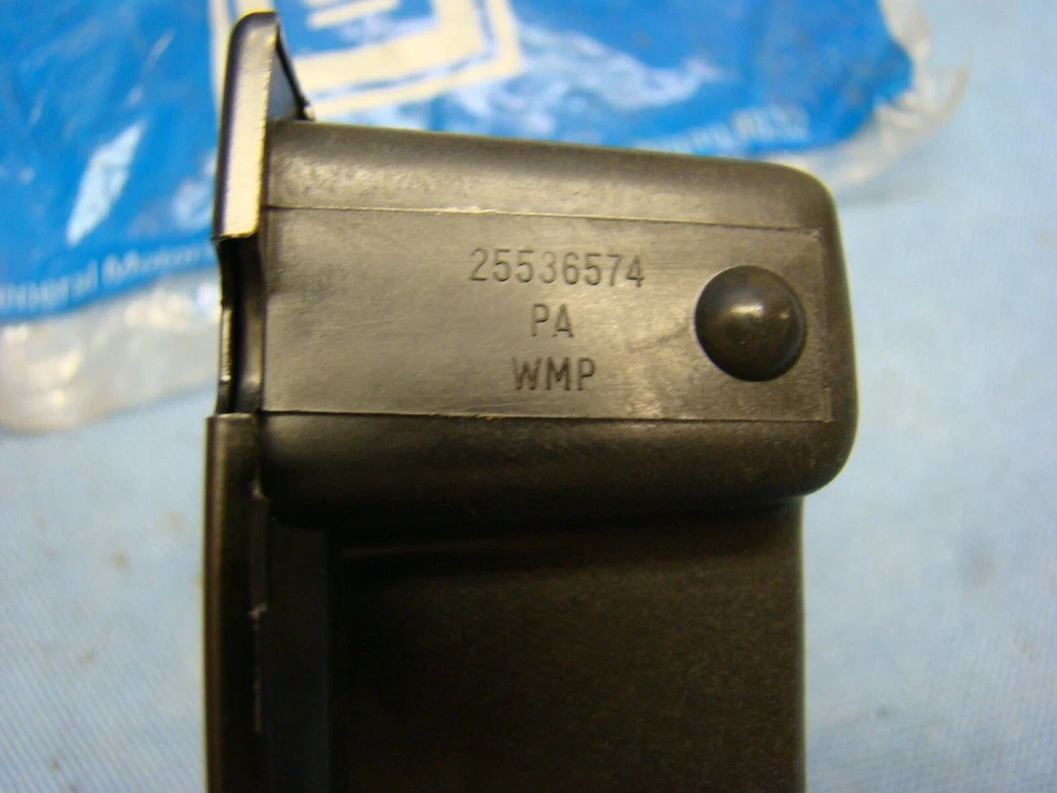 GM 25536574 25643562 1992 - 1999 Pontiac Bonneville ASHTRAY Center Console Floor - Image 3 of 4