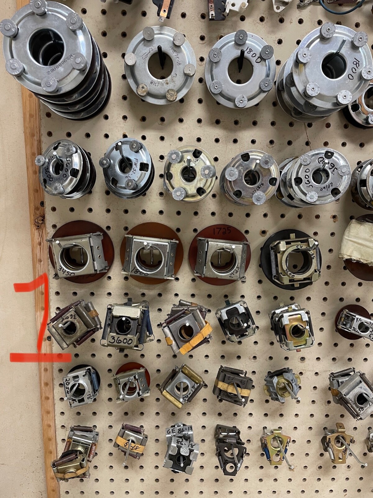 1 - MOTOR CENTRIFUGAL SWITCH - TREASURE HUNT - CHOOSE ONE SWITCH