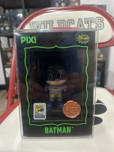 SDCC 2025 Exclusive Thrilljoy Pix Batman Figure  Comes With Case. New