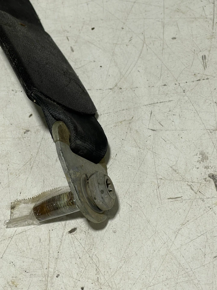 Par de cinturones de seguridad retractores traseros izquierdo y derecho con pernos 03-06 Jeep TJ Wrangler OEM Foto 4 de 4