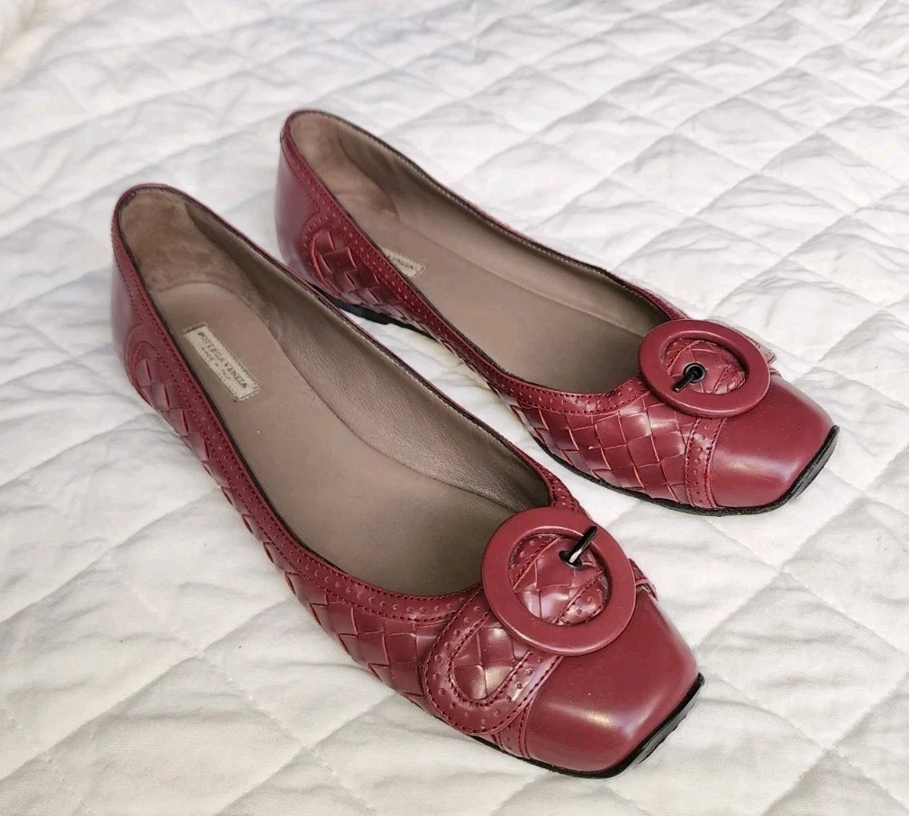 Bottega Veneta Leather Upper Casual Flats for Women for sale  display picture 2