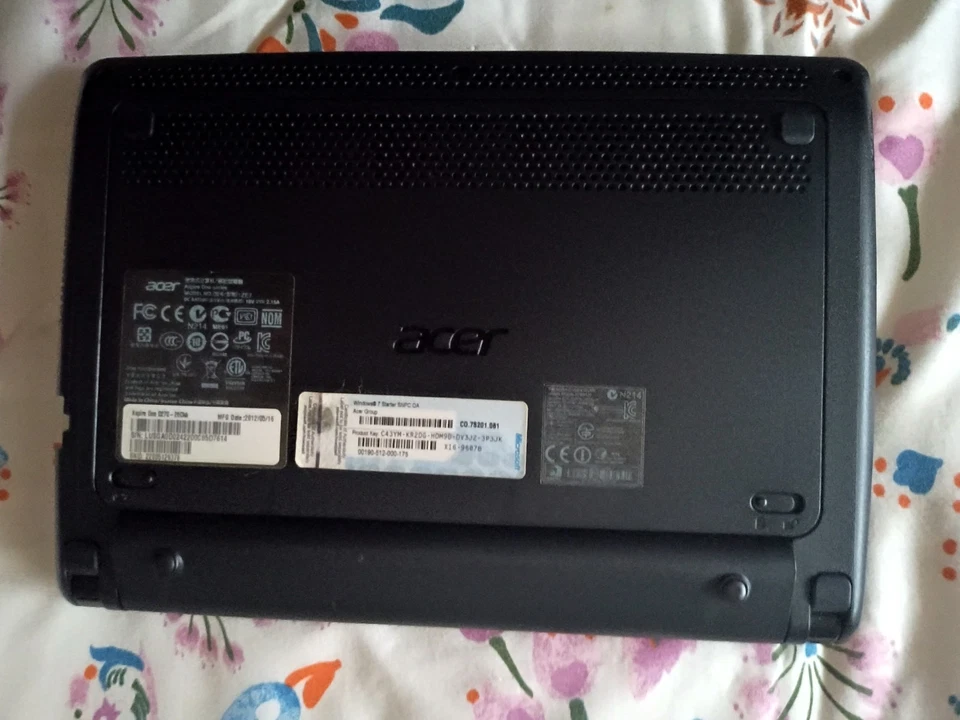 Portátil  ACER ASPIRE ONE D270 RAM 1GB HDMI - Imagen 3 de 4