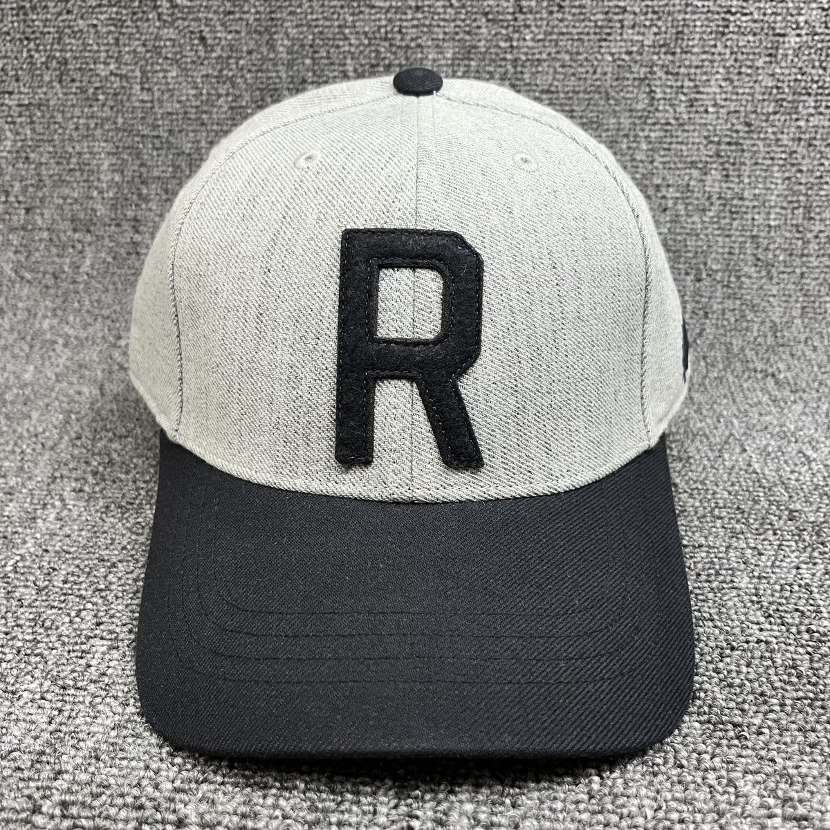 Roots Canada R Logo Snapback Hat Heather Grey Black Flat Brim Maple Leaf OSFA