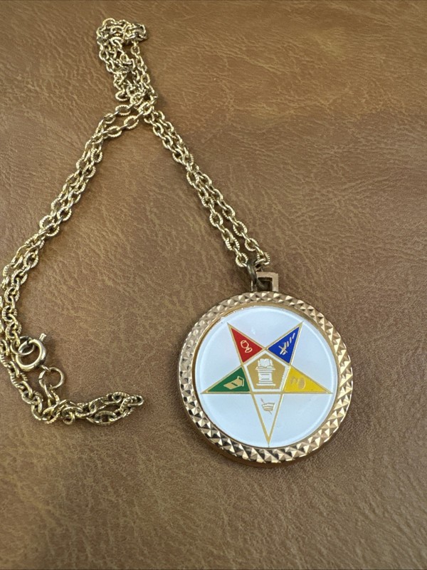 Vintage Masonic Temple Eastern Star Pendant Gold Tone 1776 24" Chain Necklace 76
