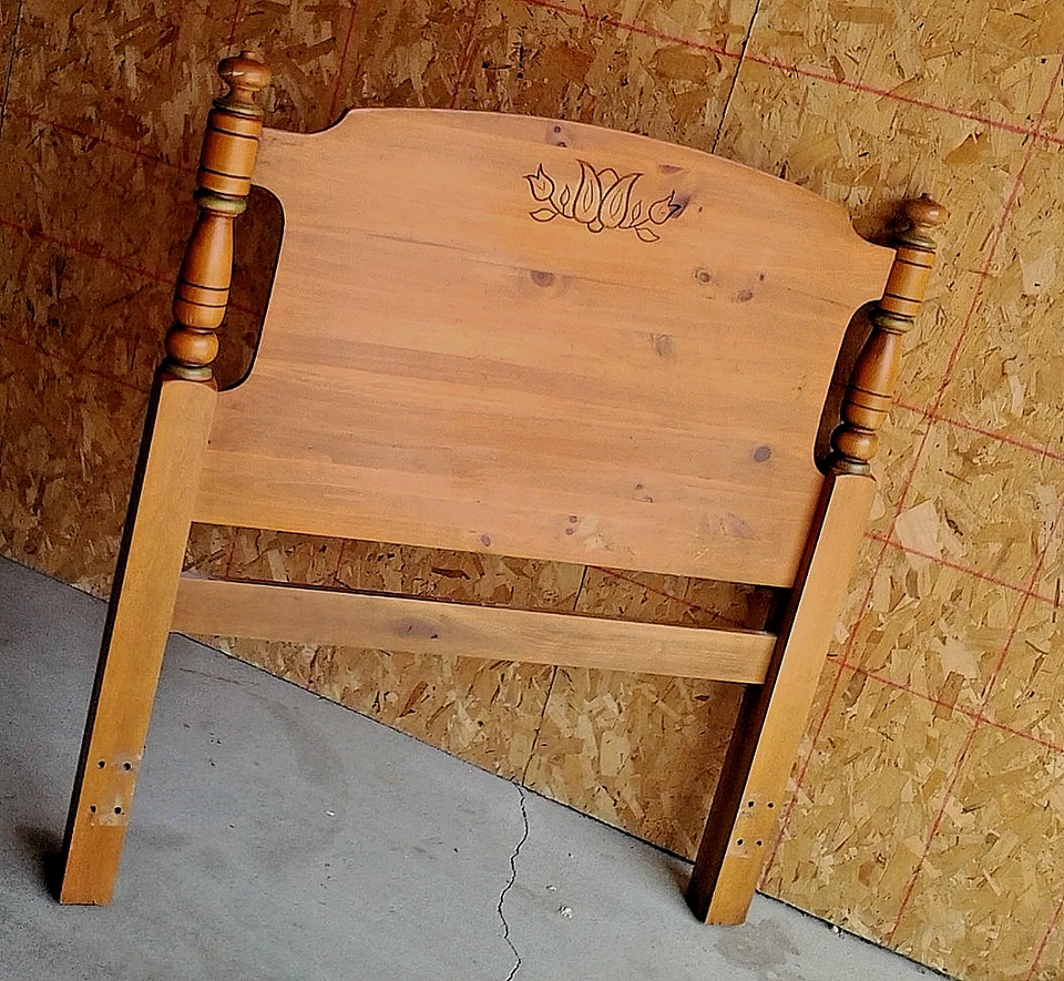 PENNSYLVANIA 松木头板(& 合身)双床框架(适用于拾音器 - NE WI) — 第 2/4 张图片