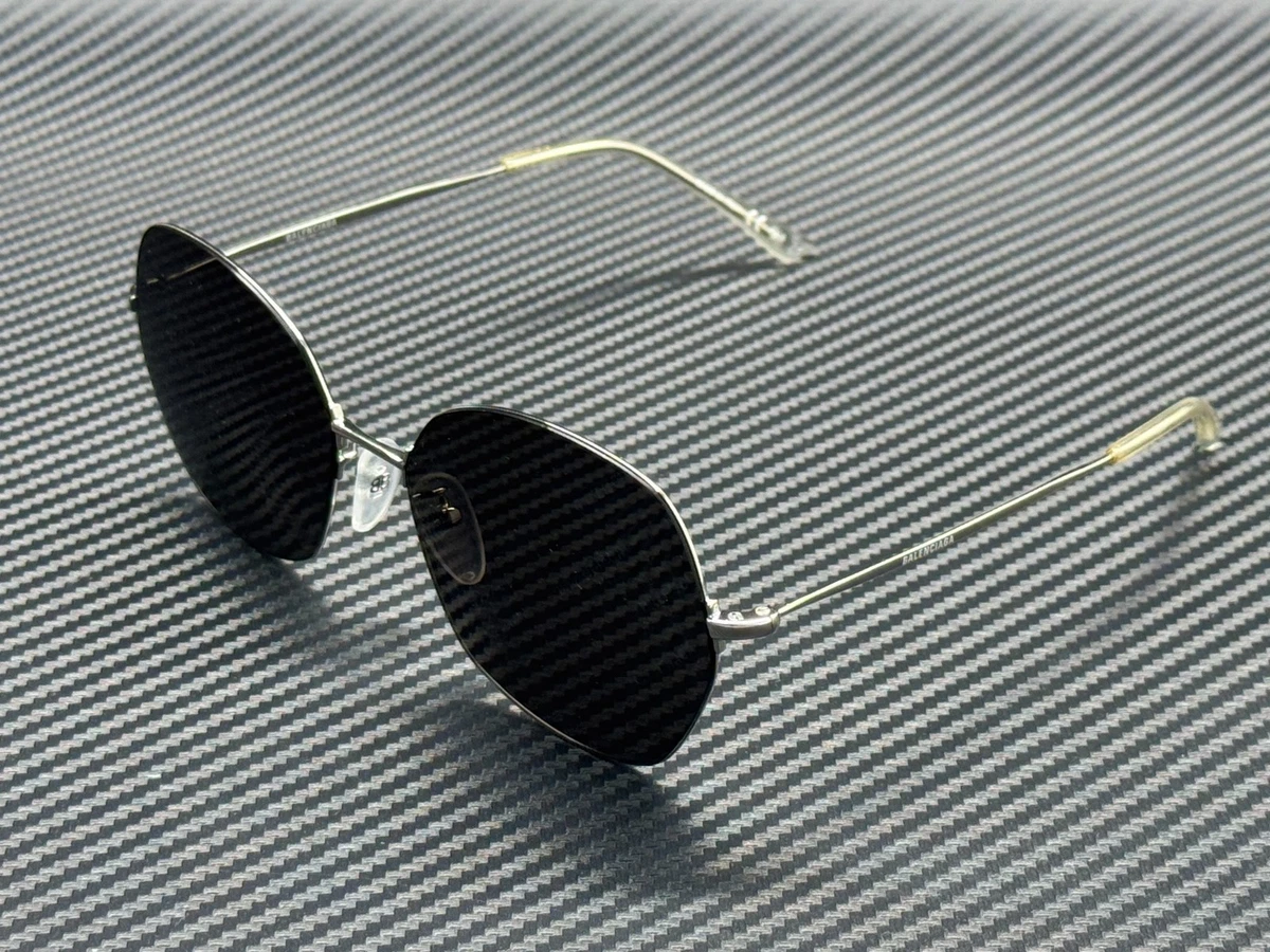 ? Auth Balenciaga Grey Square Unisex Sunglasses BB0025SA 004 55. Made in Italy. Balenciaga BB0262SA Square Sunglasses | Fashion Eyewear US main image 4