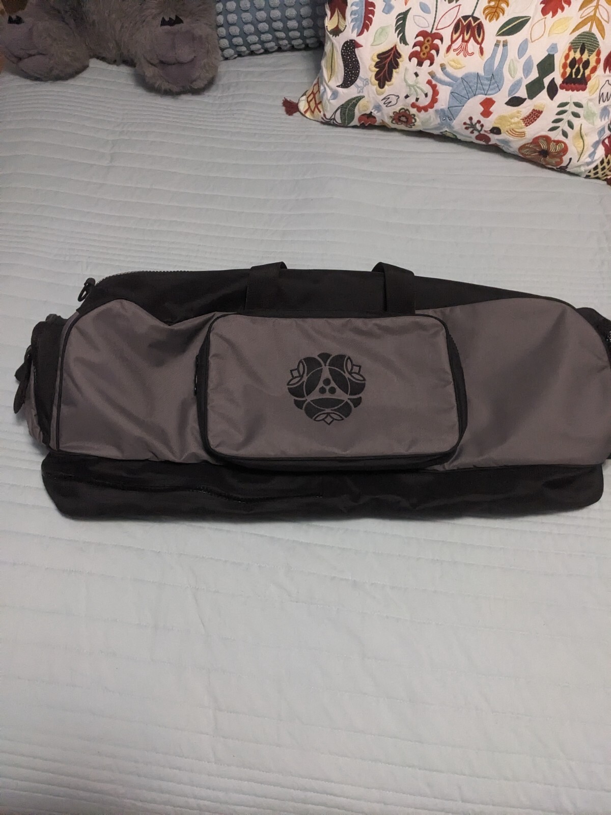 EUC HUGGER MUGGER large gray Journey Yoga Mat Bag in excellent condition
