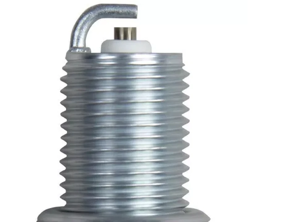 Juego de 6 bujías Champion Platinum para Chevrolet Traverse 2009-2019 V6-3,6 L Foto 2 de 4