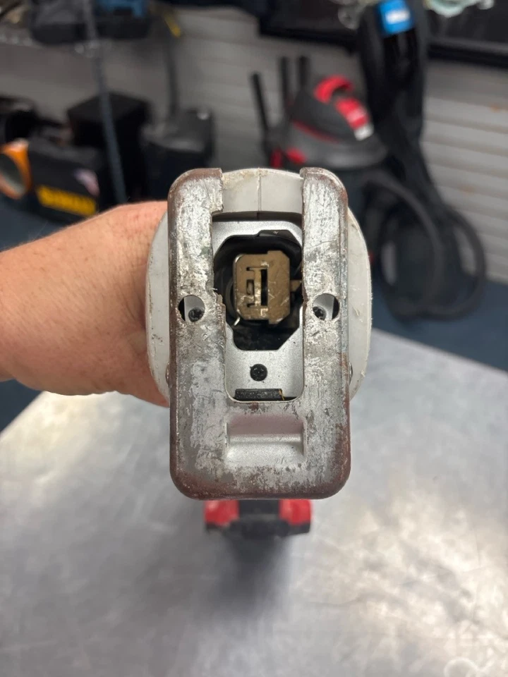 USED PORTER CABLE PCC671 CORDLESS RECIPROCATING SAW W/BATTERY (QUC025123) - Image 3 of 3