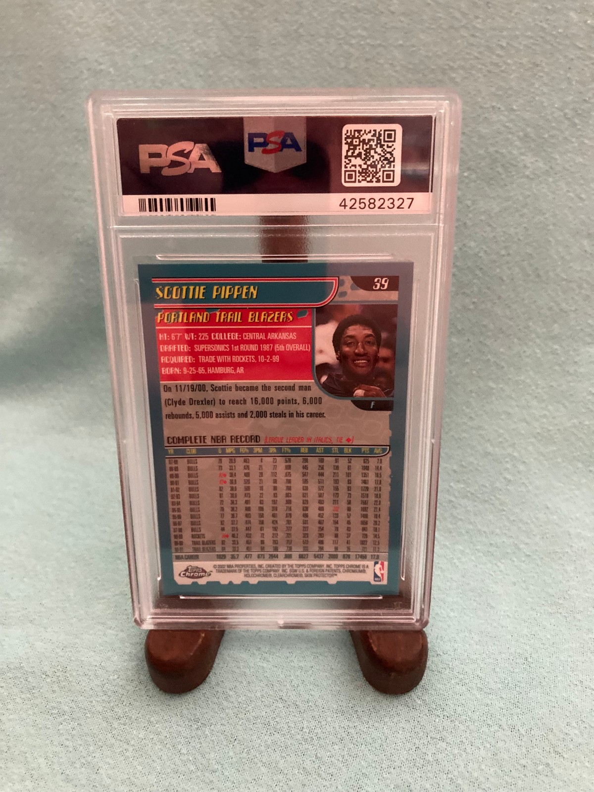 2001 Topps Chrome Scottie Pippen #39 PSA Grade 10 GEM MT POP 7 view 2