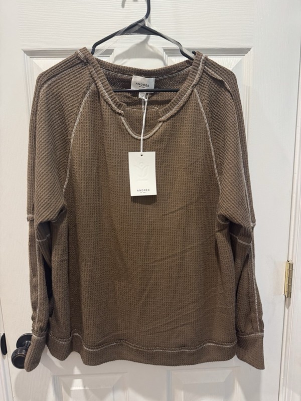 Andree by Unit Long Sleeve Exposed Seam Med BNWT