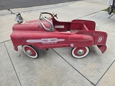 Vintage Murray pressed steel fire engine pedal car from the 1950s