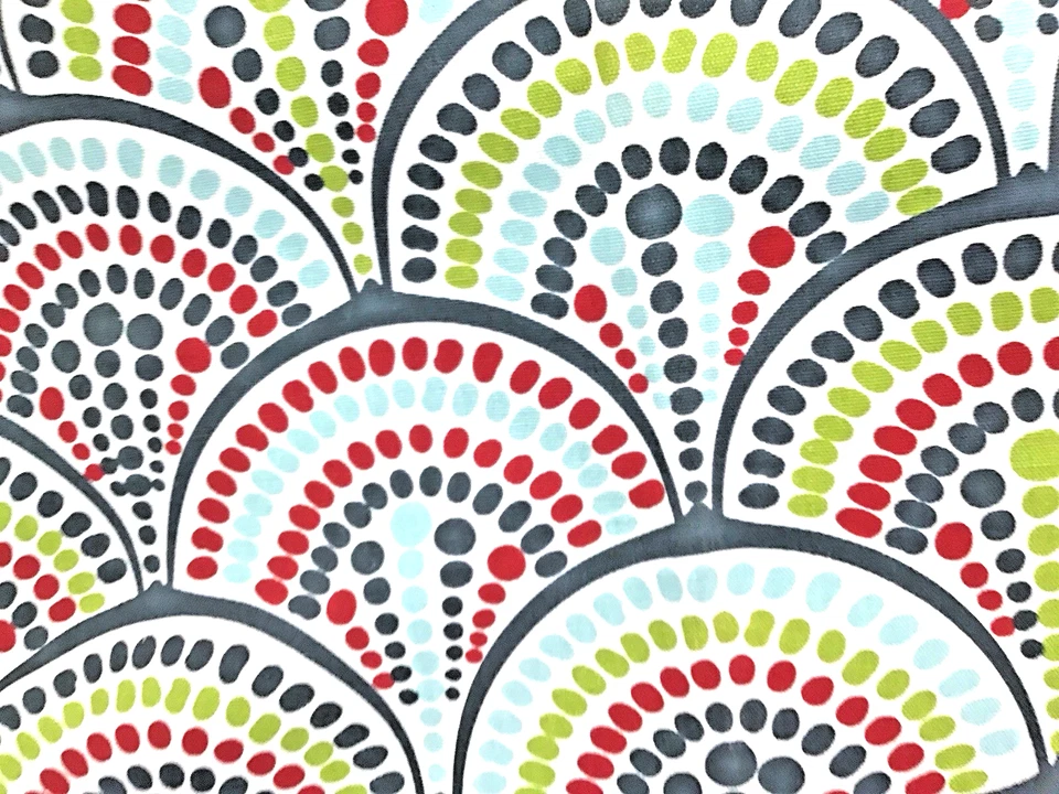 Moderno colorido estampado de puntos vacaciones Navidad por Premier Fabrics por yarda Foto 4 de 4