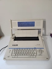 Smith Corona PWP80  Personal Word Processor Digital Typewriter wth Manual WORKS