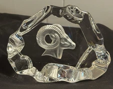 VTG 1976 Hallmark Rams Head Lead Crystal Paperweight Little Gallery Austria Art