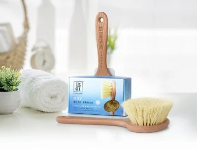 1541 London Körperbürste für trockene Haut mit langen Kaktusborsten und Griff