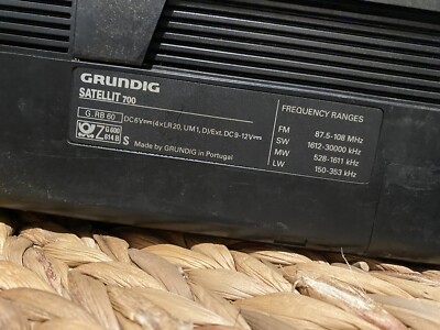 GRUNDIG ￼ Satellit 700 World Receiver with Power Supply - Good