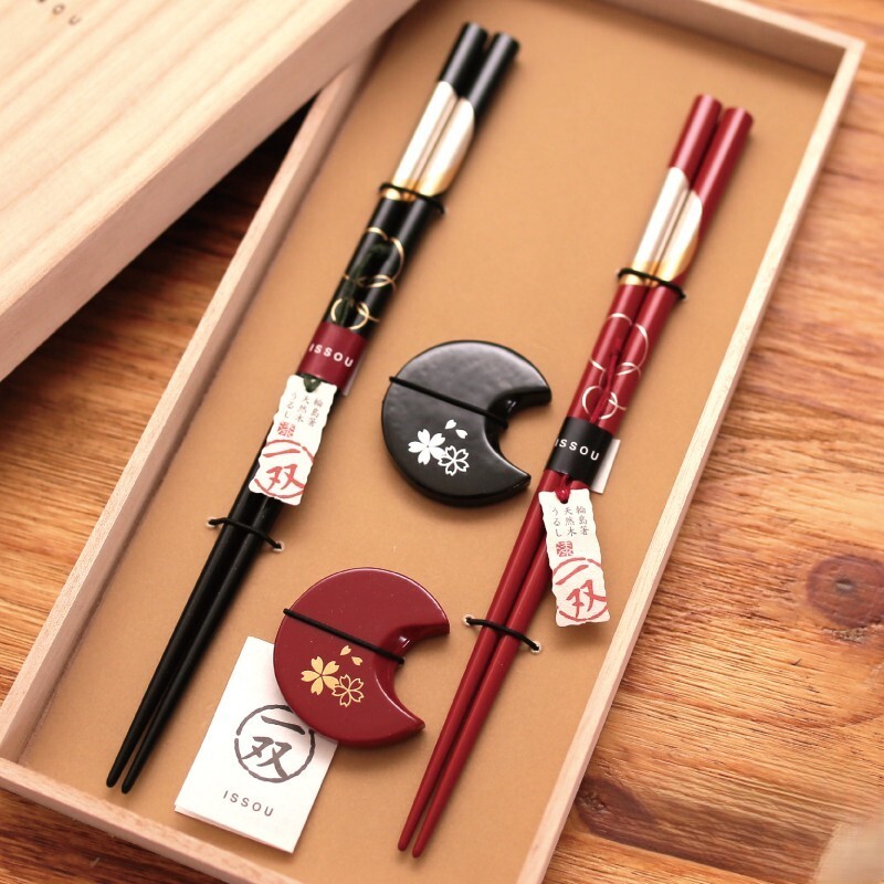 Par de palillos de laca Wayukan Wajima Yoimachizuki y Sakura resto hechos en Japón
