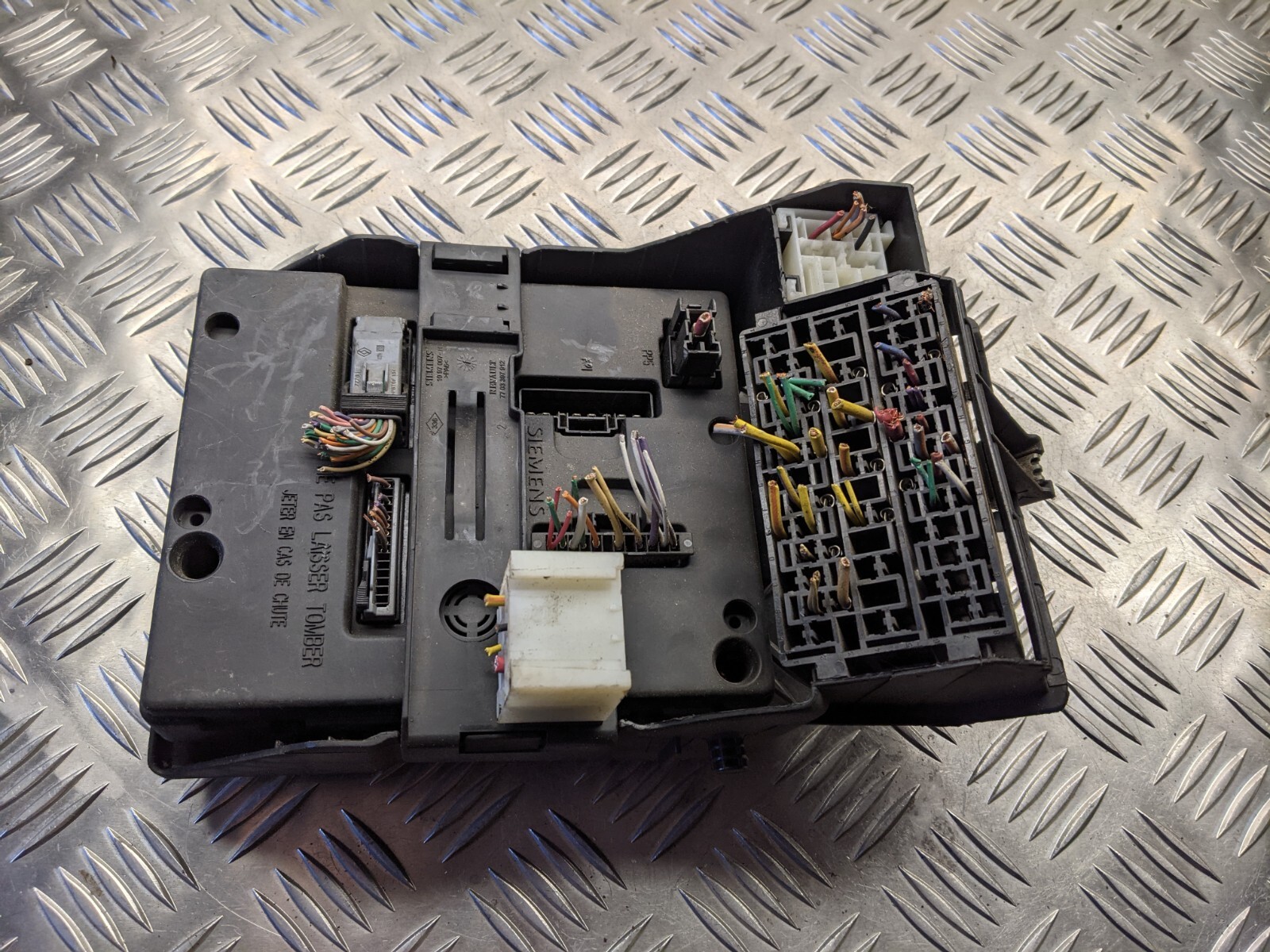 B394 Renault Komfort Körper Modul 7703397911 1096046 | eBay