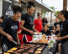 pt441 Las Vegas Aces WNBA Team Annual BBQ with Players Photo 8X10