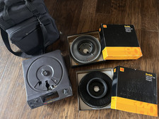 KODAK Carousel 4400 Slide Projector W/Samsonite carry case, 2 carousels  remote