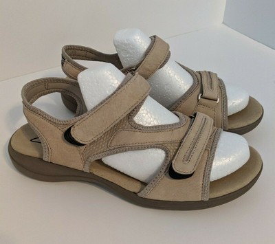 clarks sandals 81938