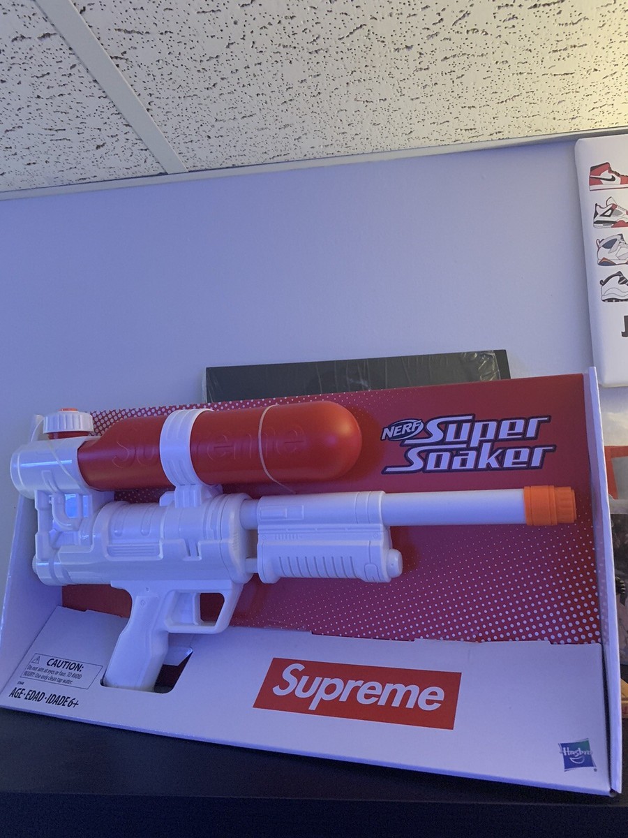 小物・アクセサリー Supreme Nerf Super Soaker - Water Gun Supreme X Super Soaker 50 Water Blaster Gun WHITE RED SS19