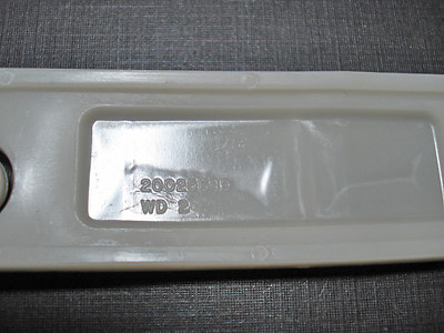 Auveco # 23965 GM Clip De Moldeo Lateral. Cantidad 25